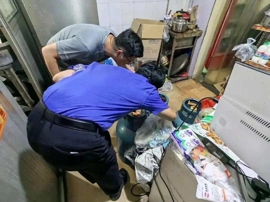 可燃气体报警仪.webp 可燃气体报警仪.webp